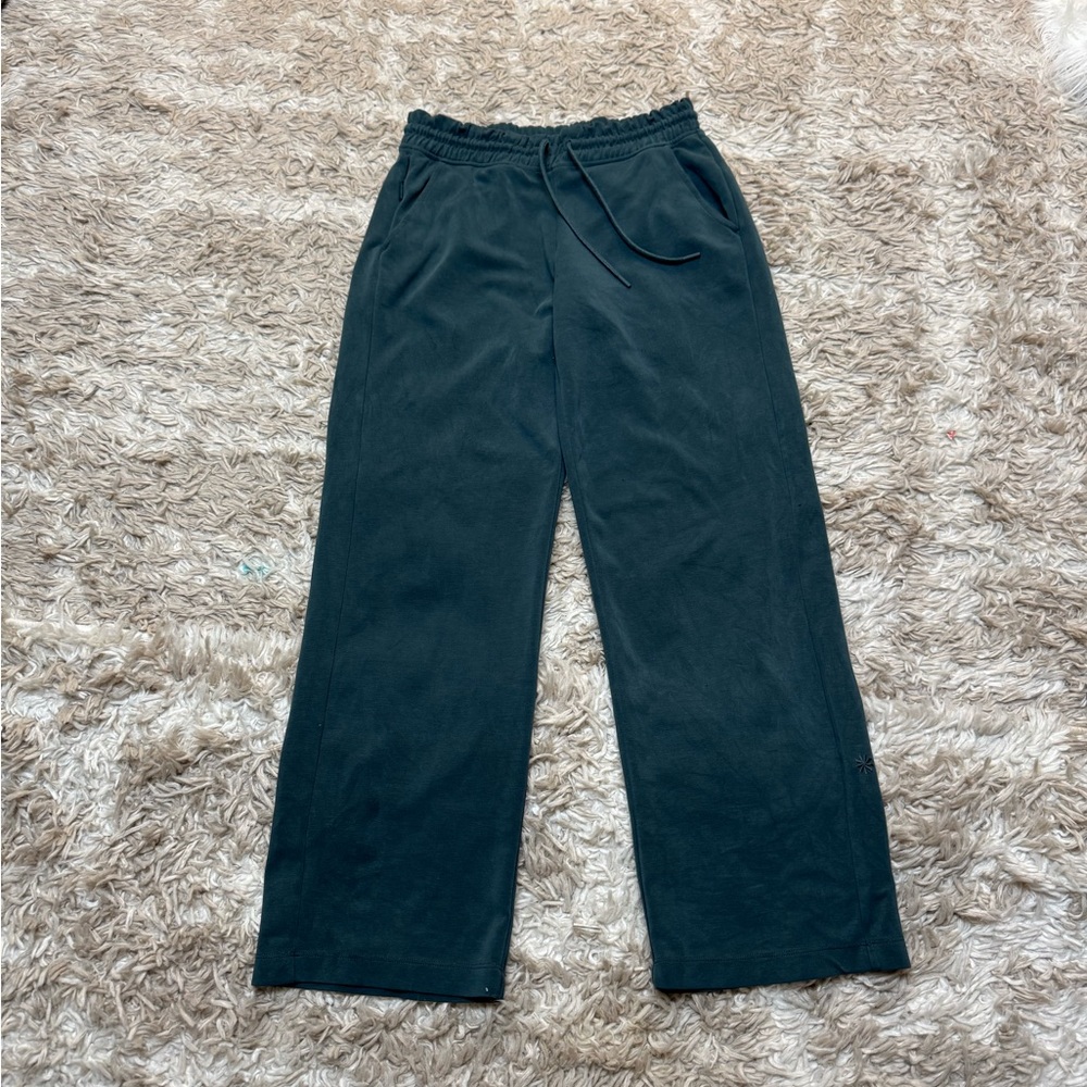Athleta green seaside pants size small